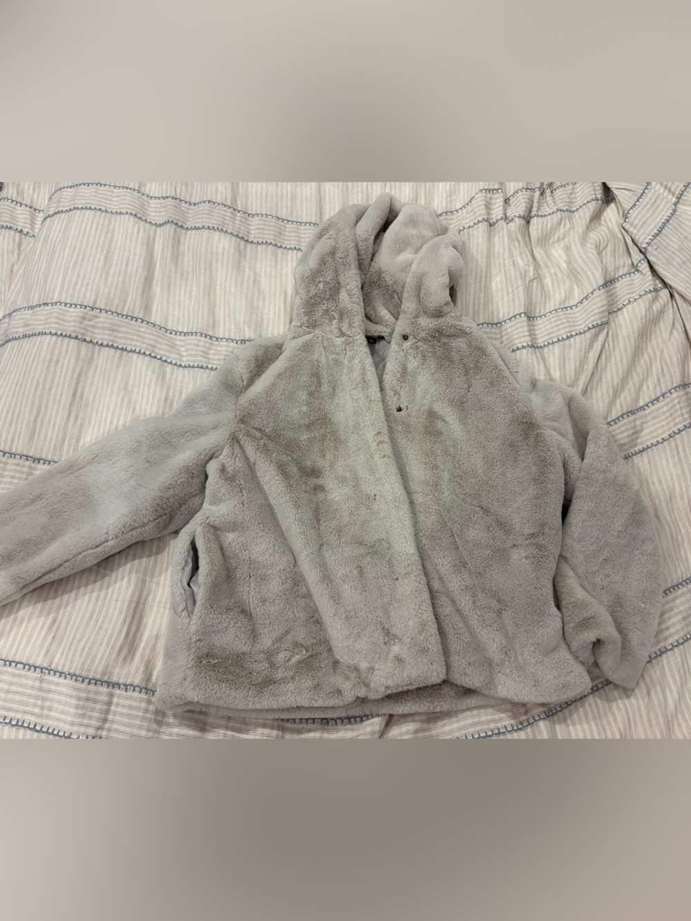 Simply Vera Vera Wang Plush Hooded Teddy Jacket in Light Gray